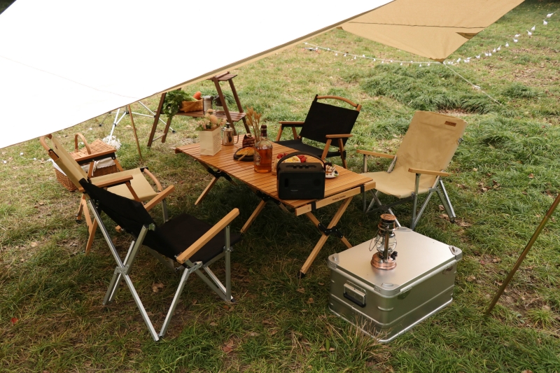¿Cómo elegir el material para la mesa y la silla de camping?