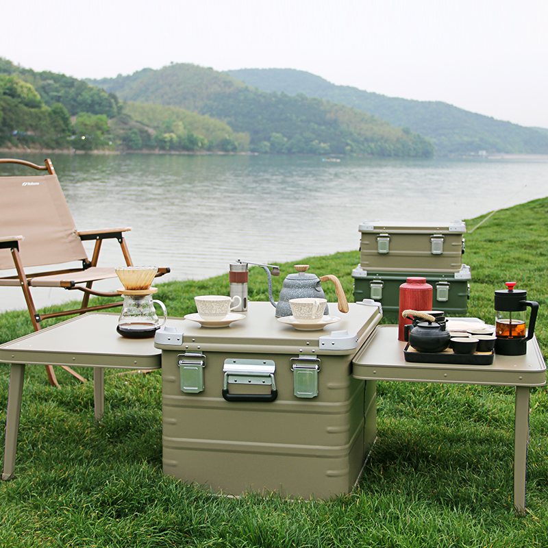 Caja de aluminio para acampar, caja de plástico: ¿cuál es más adecuada para acampar al aire libre?