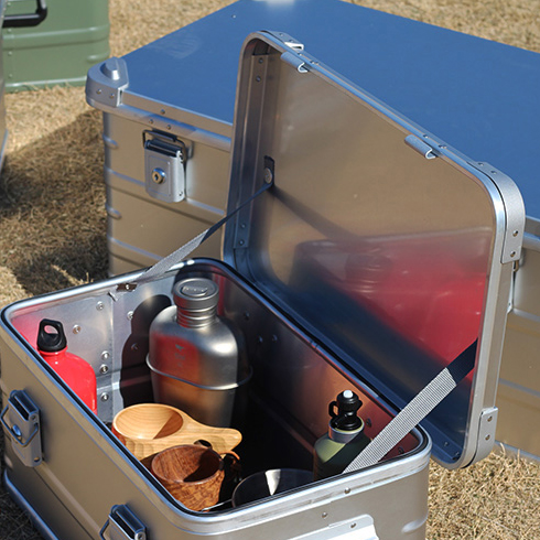 Cajas y estuches de aluminio para almacenamiento en acampada y en tierra