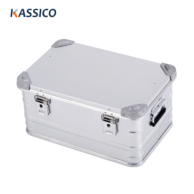 Cajas y estuches de aluminio para almacenamiento en acampada y en tierra