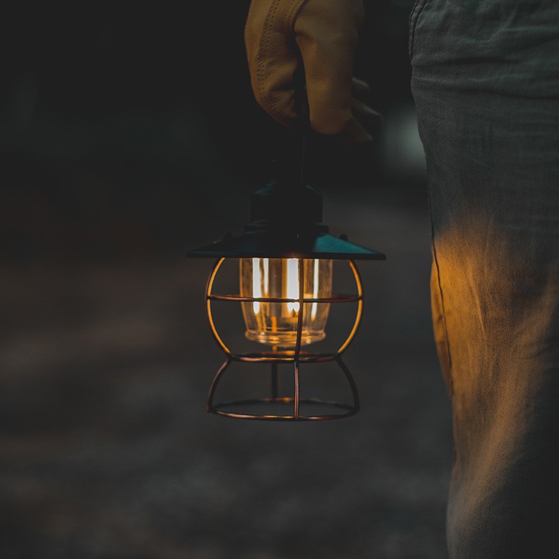 Linterna LED portátil para acampar con carga solar para exteriores