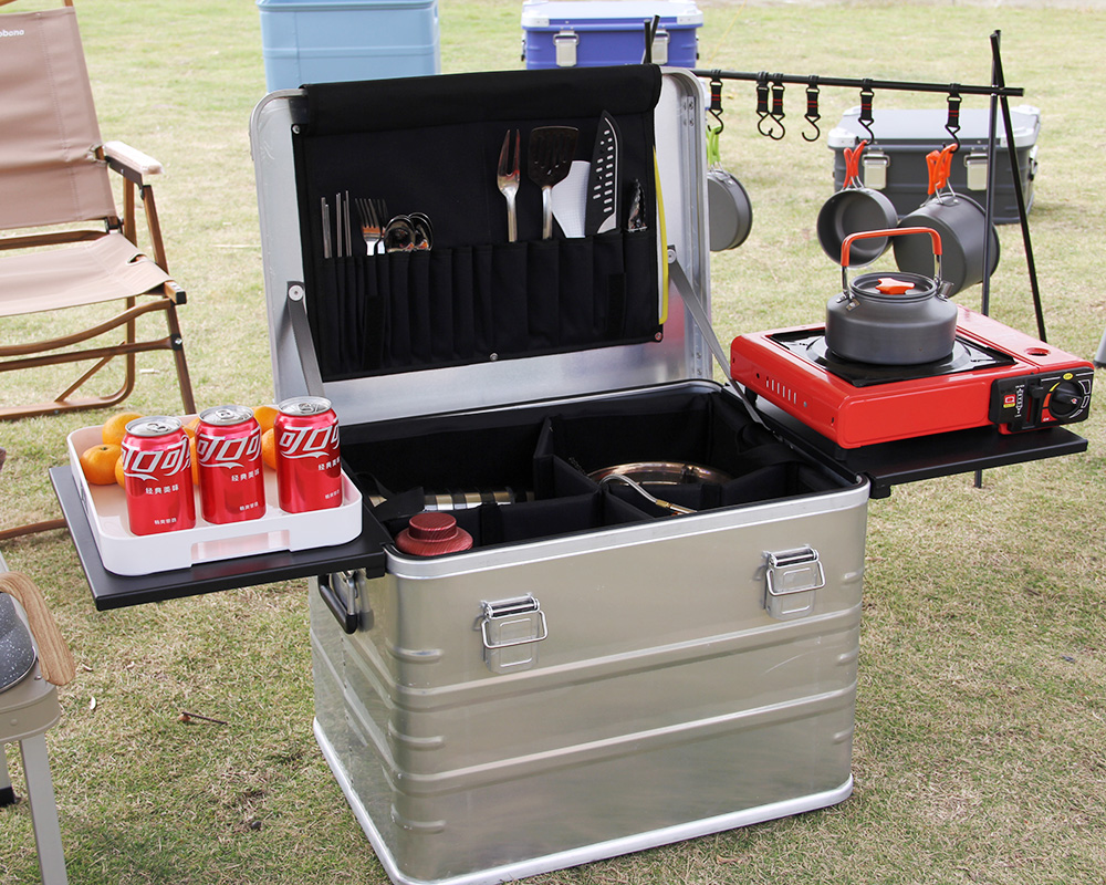 Cajas portátiles de cocina de aluminio para campamento con tablero lateral, divisor y plataforma para organizar