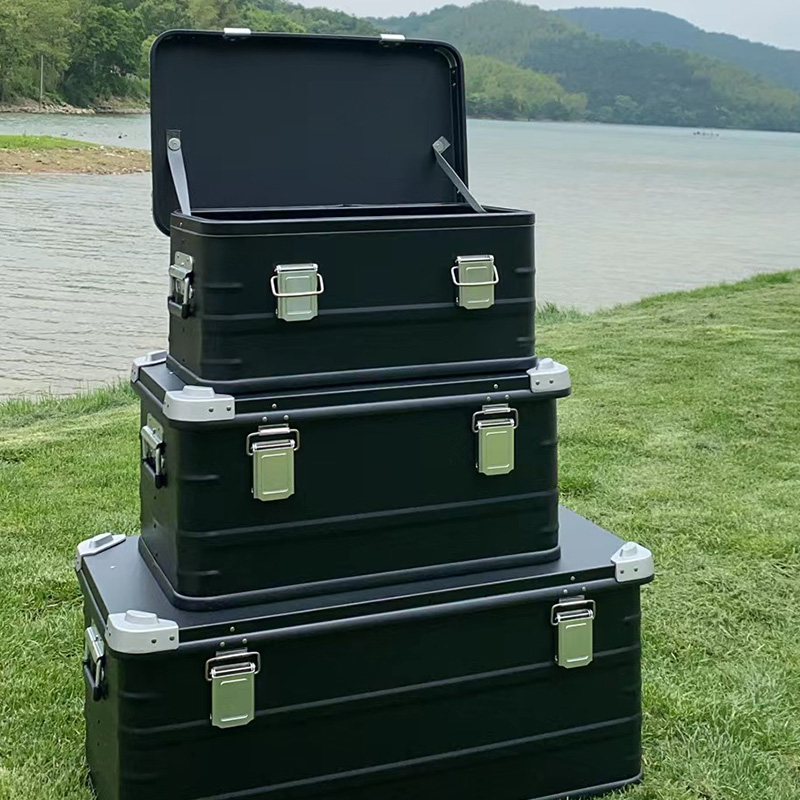 Cajas y contenedores de camping de aluminio negro