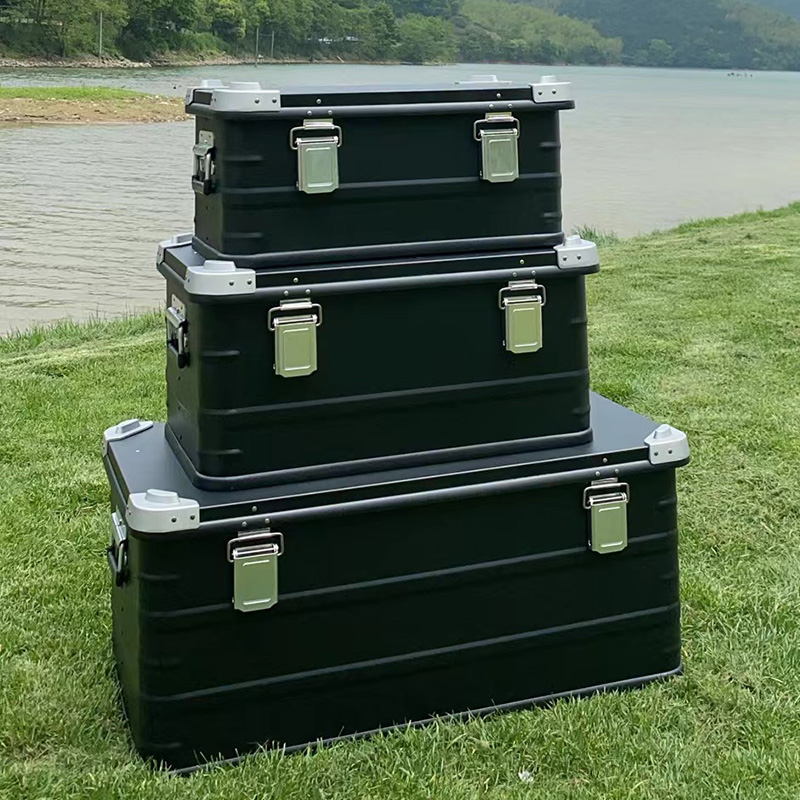 Cajas y contenedores de camping de aluminio negro