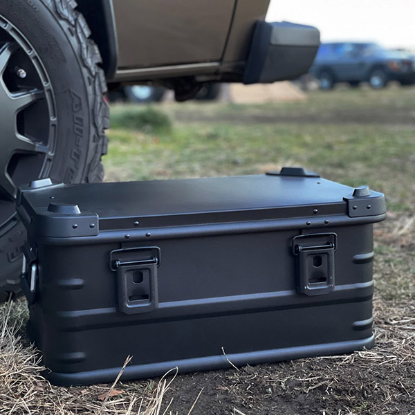 Cajas y contenedores de camping de aluminio negro