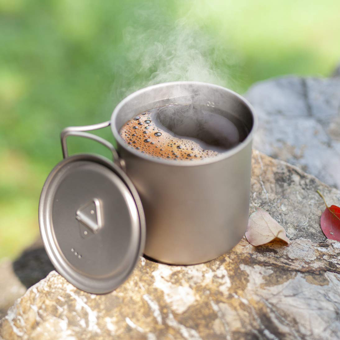 Tazas de titanio para acampar de 550 ml con tapa y asa plegable