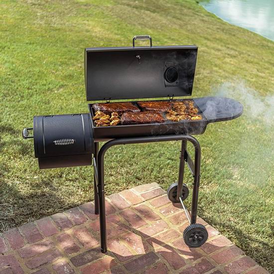 Parrilla de carbón para barbacoa de doble barril con ahumador descentrado