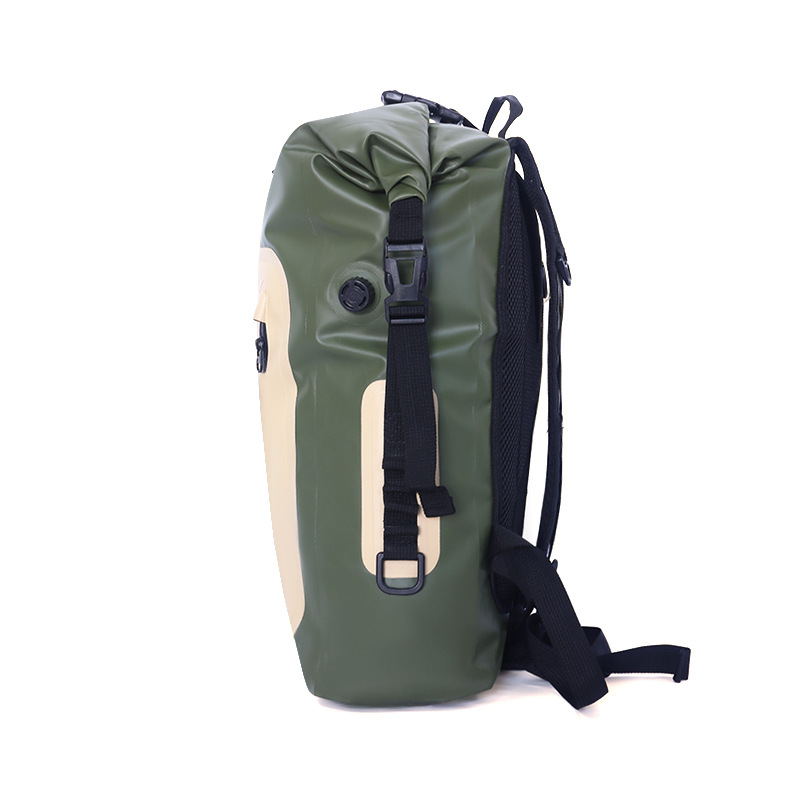Mochila impermeable para exteriores de gran capacidad.