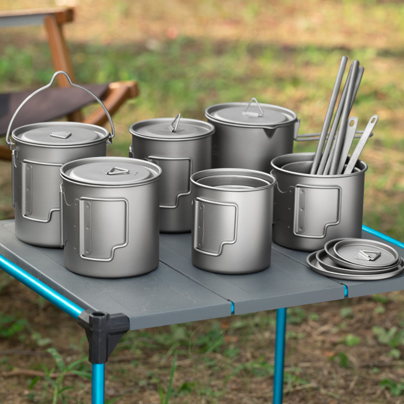 Taza ultraligera de titanio de grado alimenticio con asa plegable y tapa para acampar al aire libre