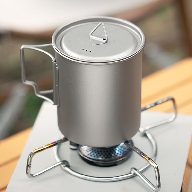 Taza ultraligera de titanio de grado alimenticio con asa plegable y tapa para acampar al aire libre