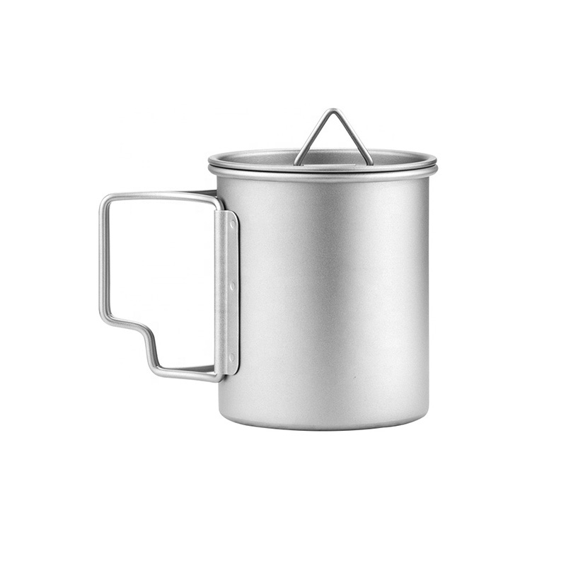 Taza ultraligera de titanio de grado alimenticio con asa plegable y tapa para acampar al aire libre