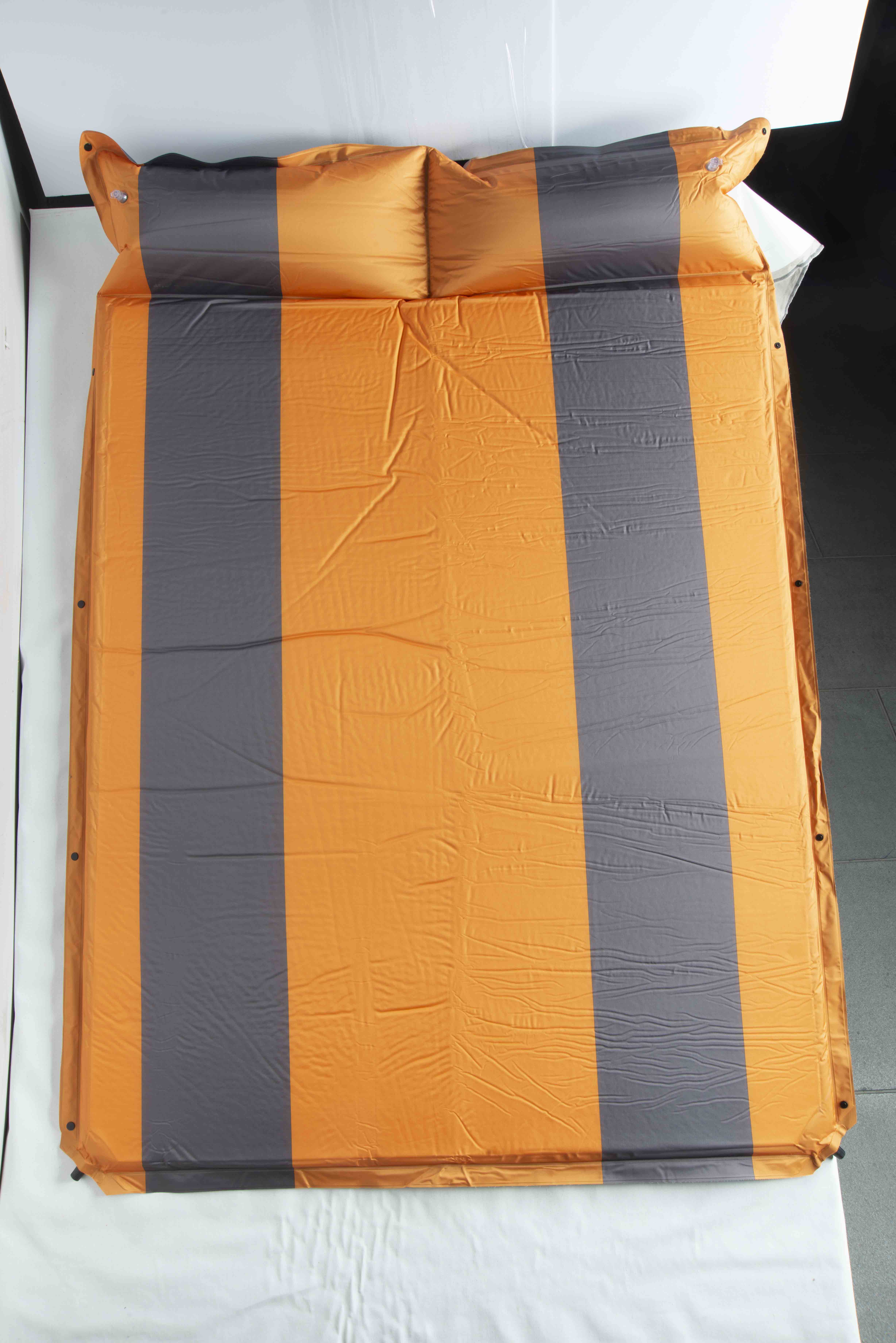 Colchonetas de camping dobles autoinflables con almohada