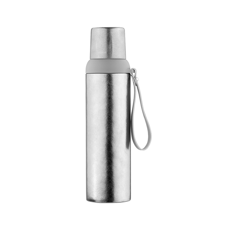 Botella de agua aislada al vacío de 800 ml