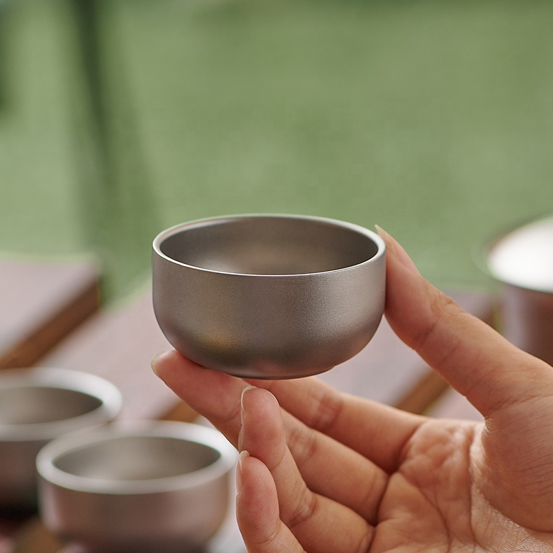 Juego de tazas de té portátiles de lujo de titanio de pared doble, tamaño pequeño