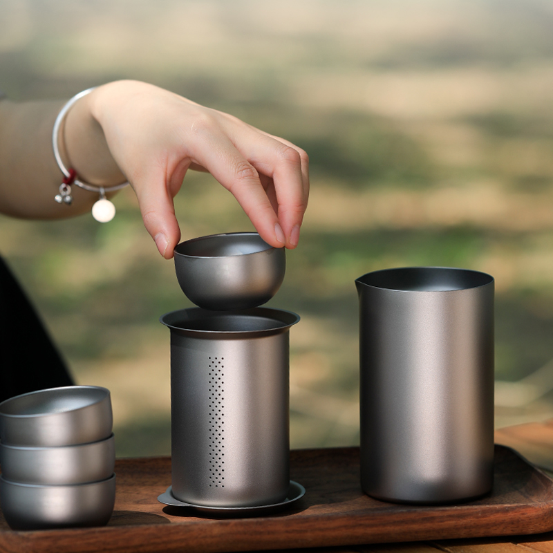 Tazas de té con infusor y tapa TitaniumTea