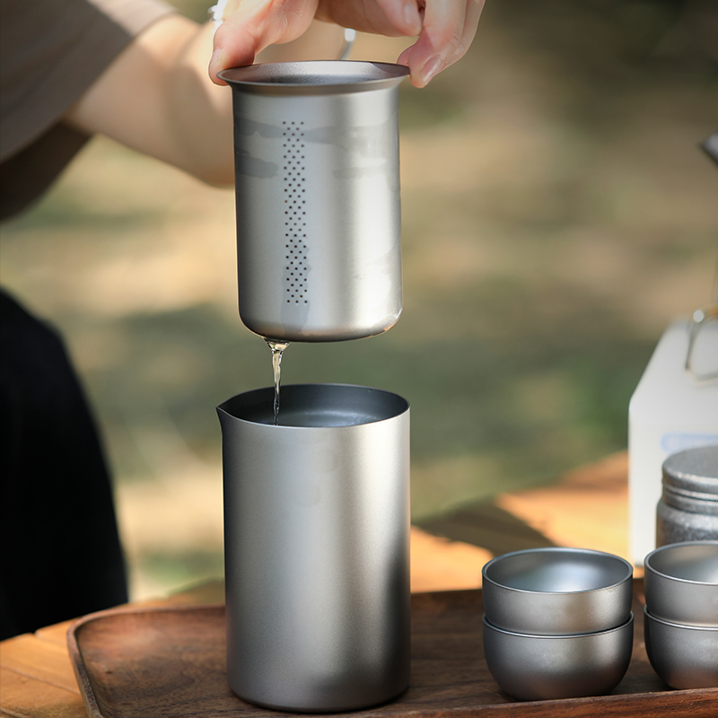 Tazas de té con infusor y tapa TitaniumTea
